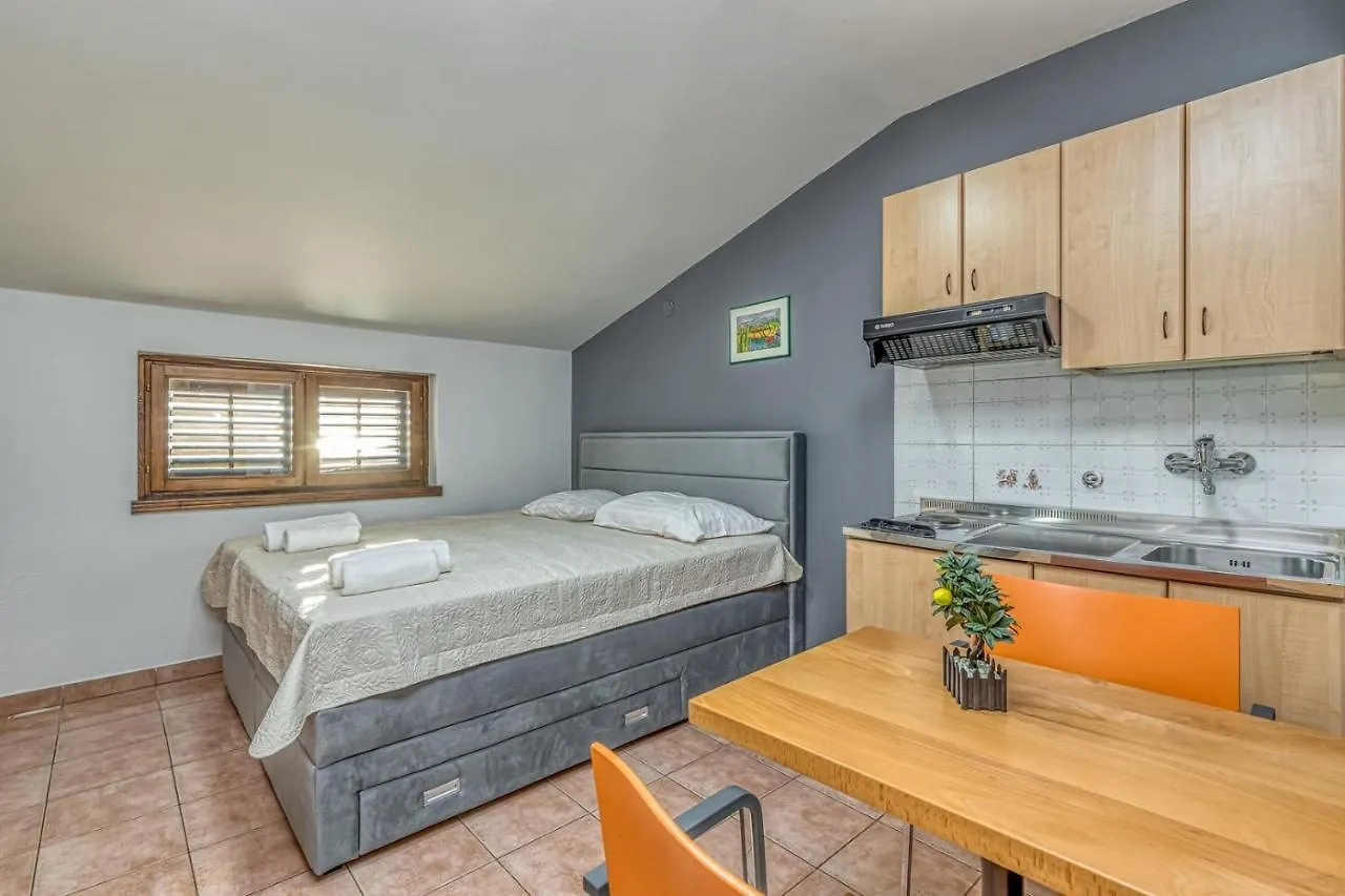 Apartment-Haus Wolbeck Červar-Porat 0*,  Κροατία
